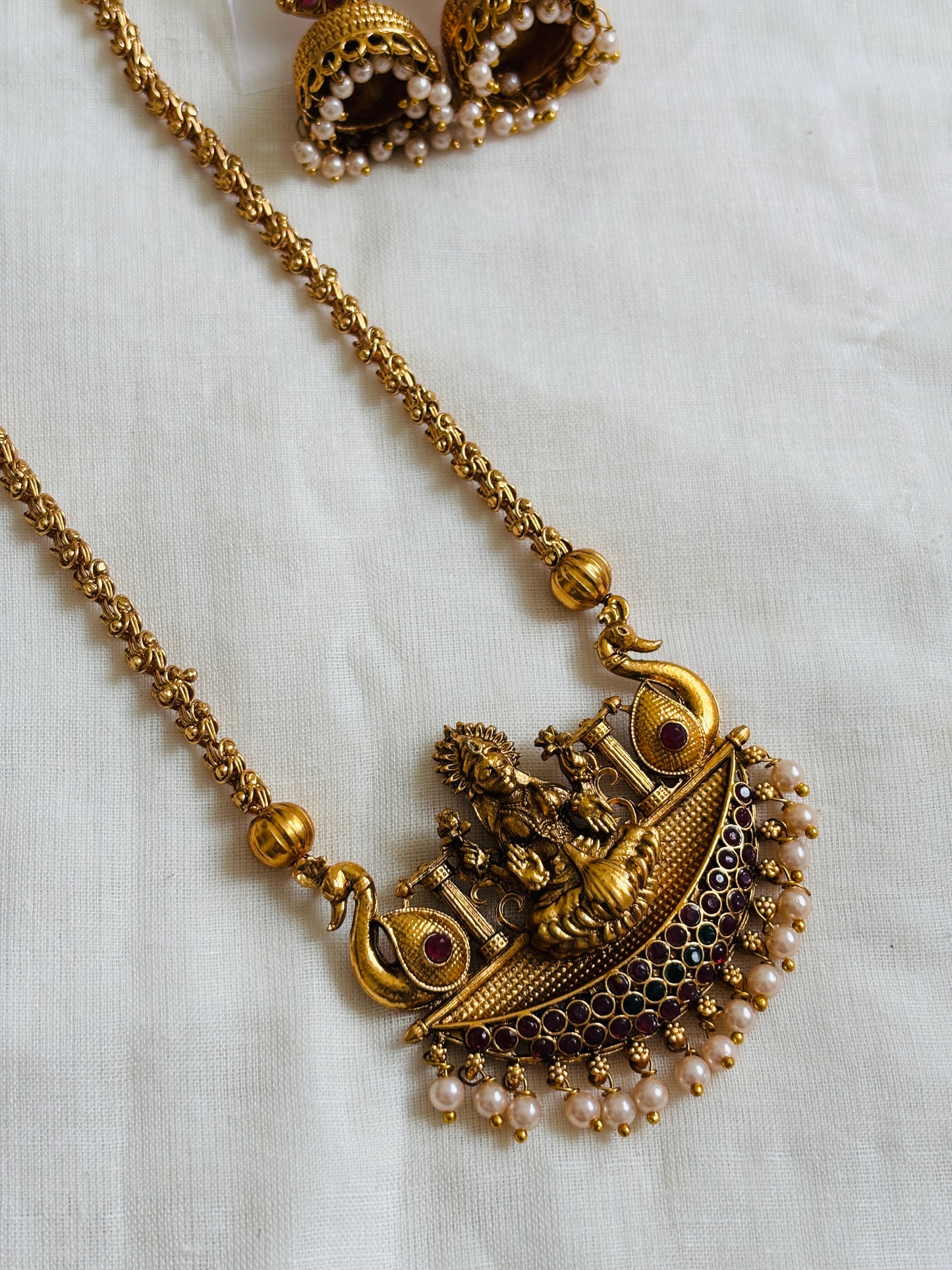 Lakshmi pendant-chain short haaram
