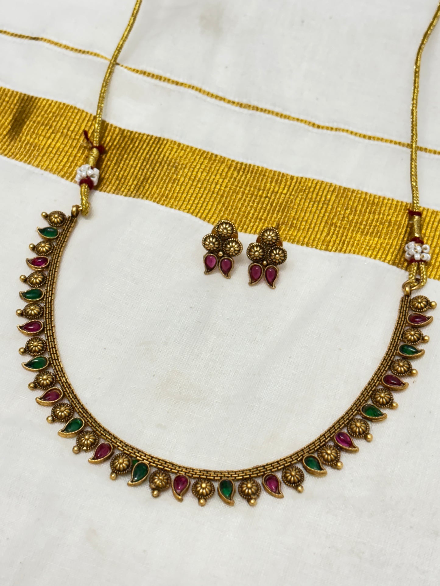 Mango motif (small) Necklace (pink&green)