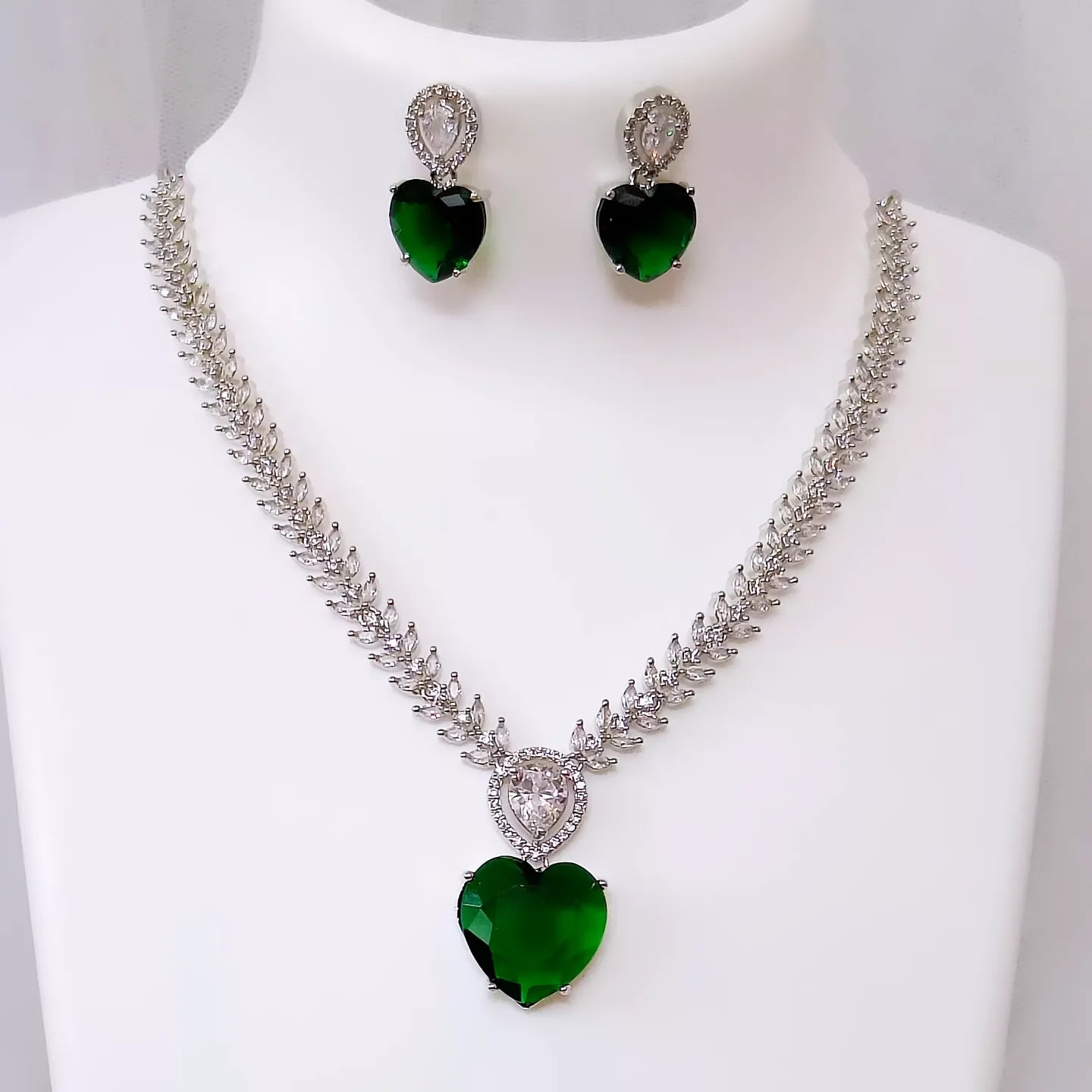 Royal Heart Green AD Necklace