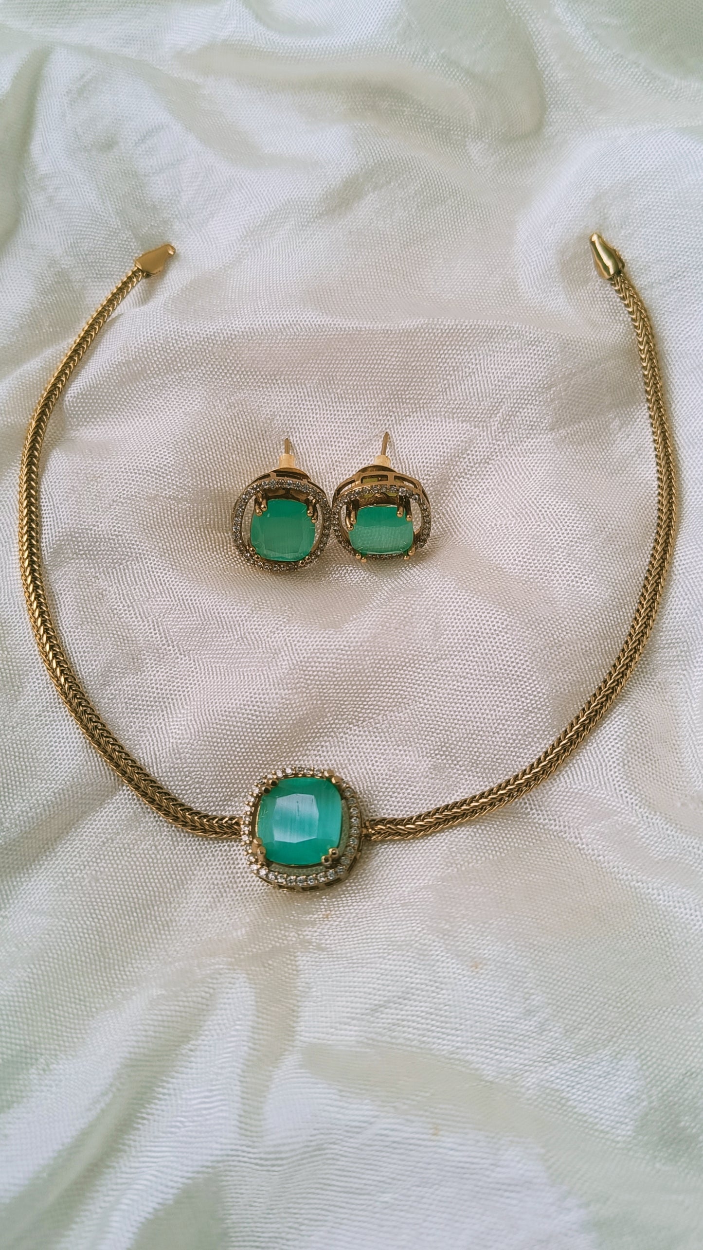 Thaara Short Necklace Rama Green