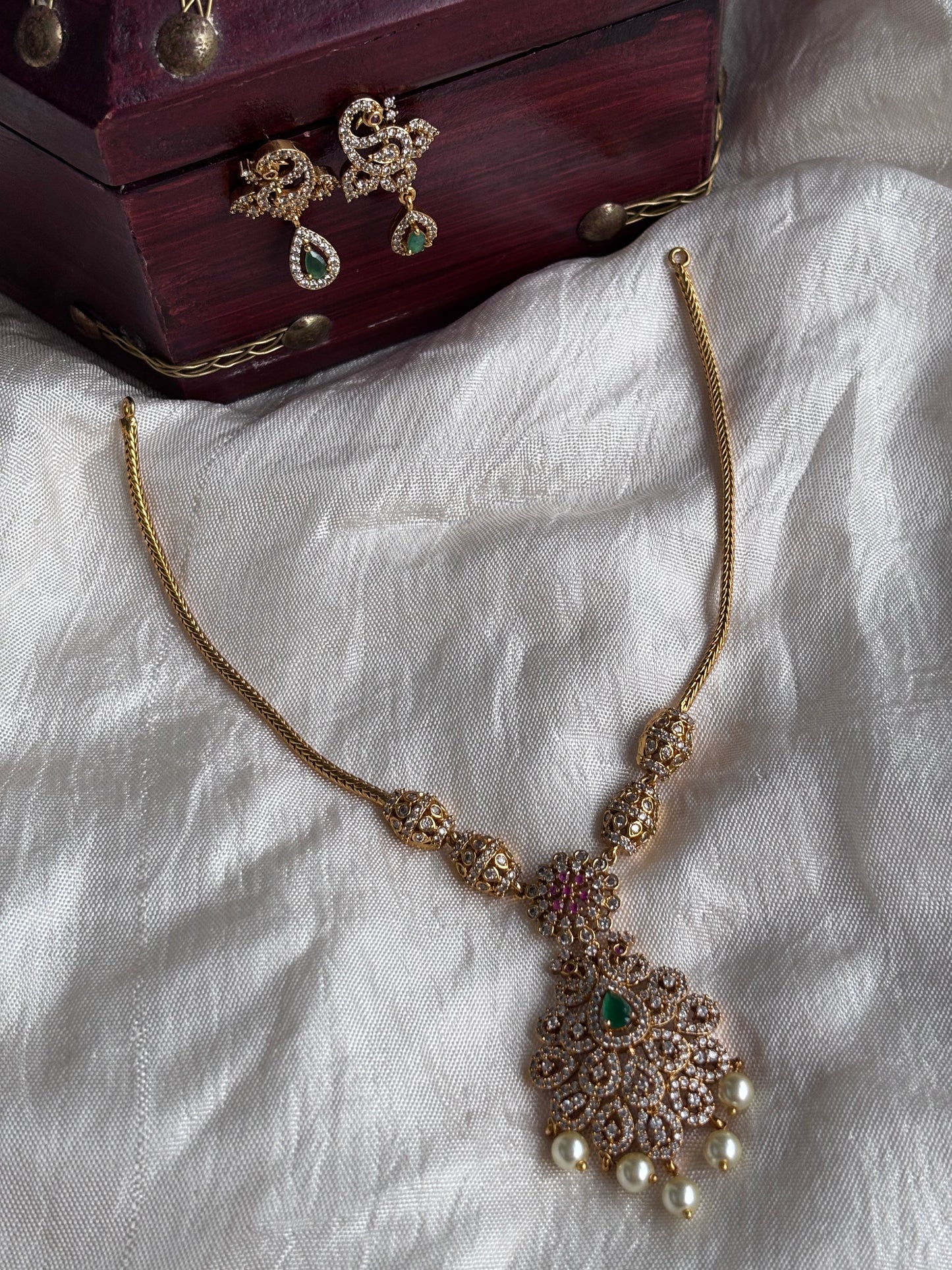Mayuri Short Necklace