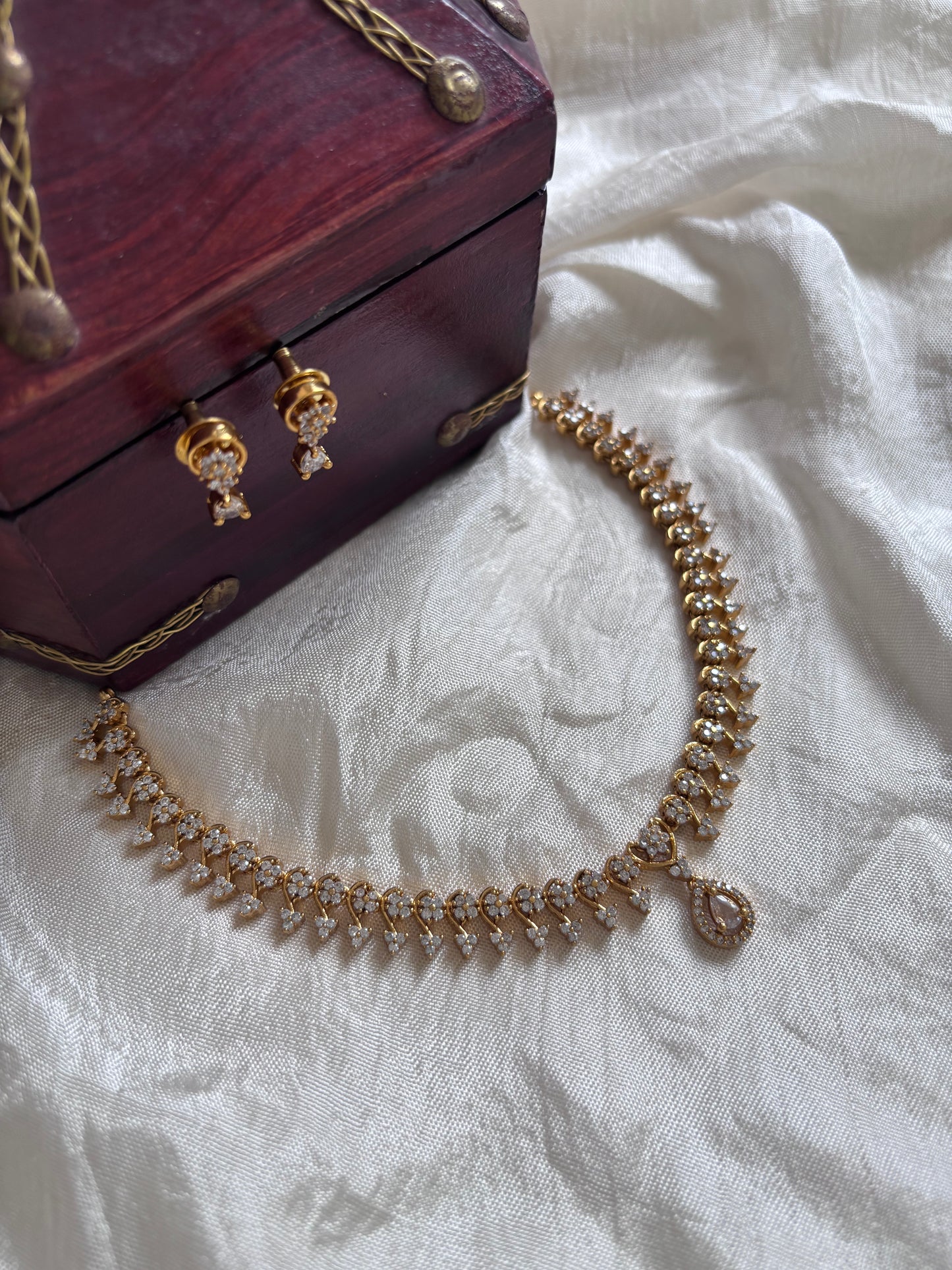 Ratnika Short Necklace