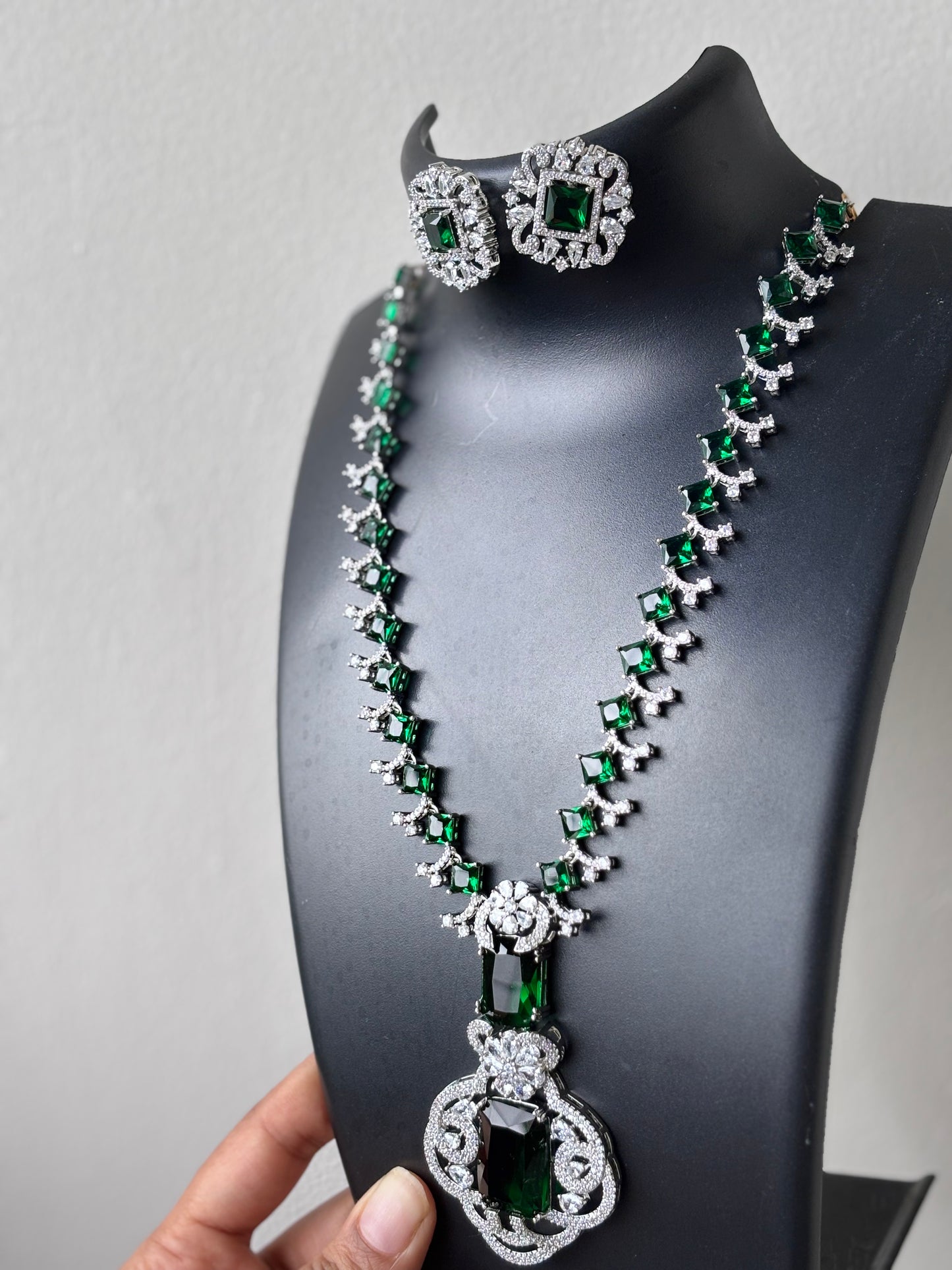 Nita Ambani AD Necklace