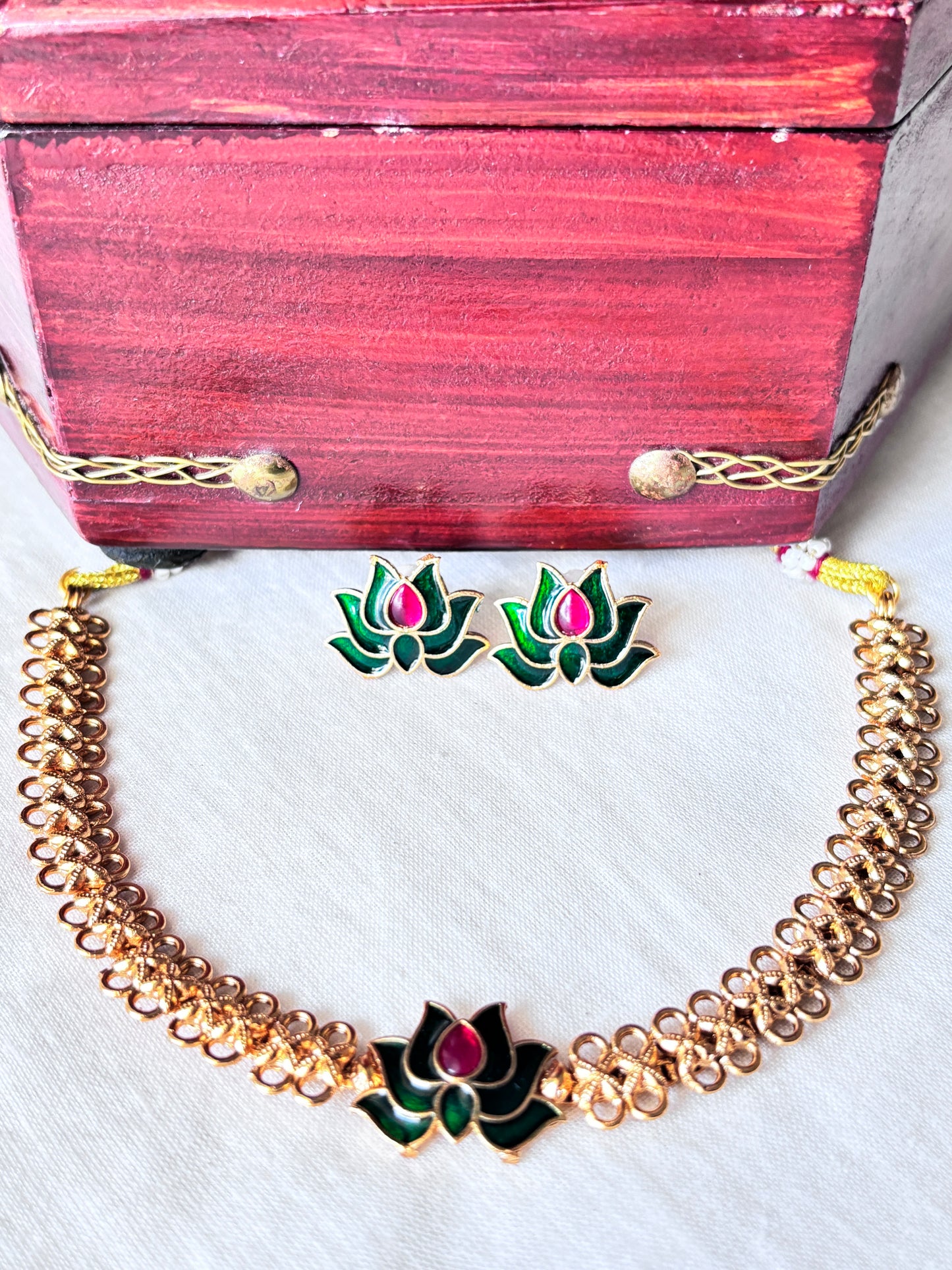 Padma choker-Green and Red