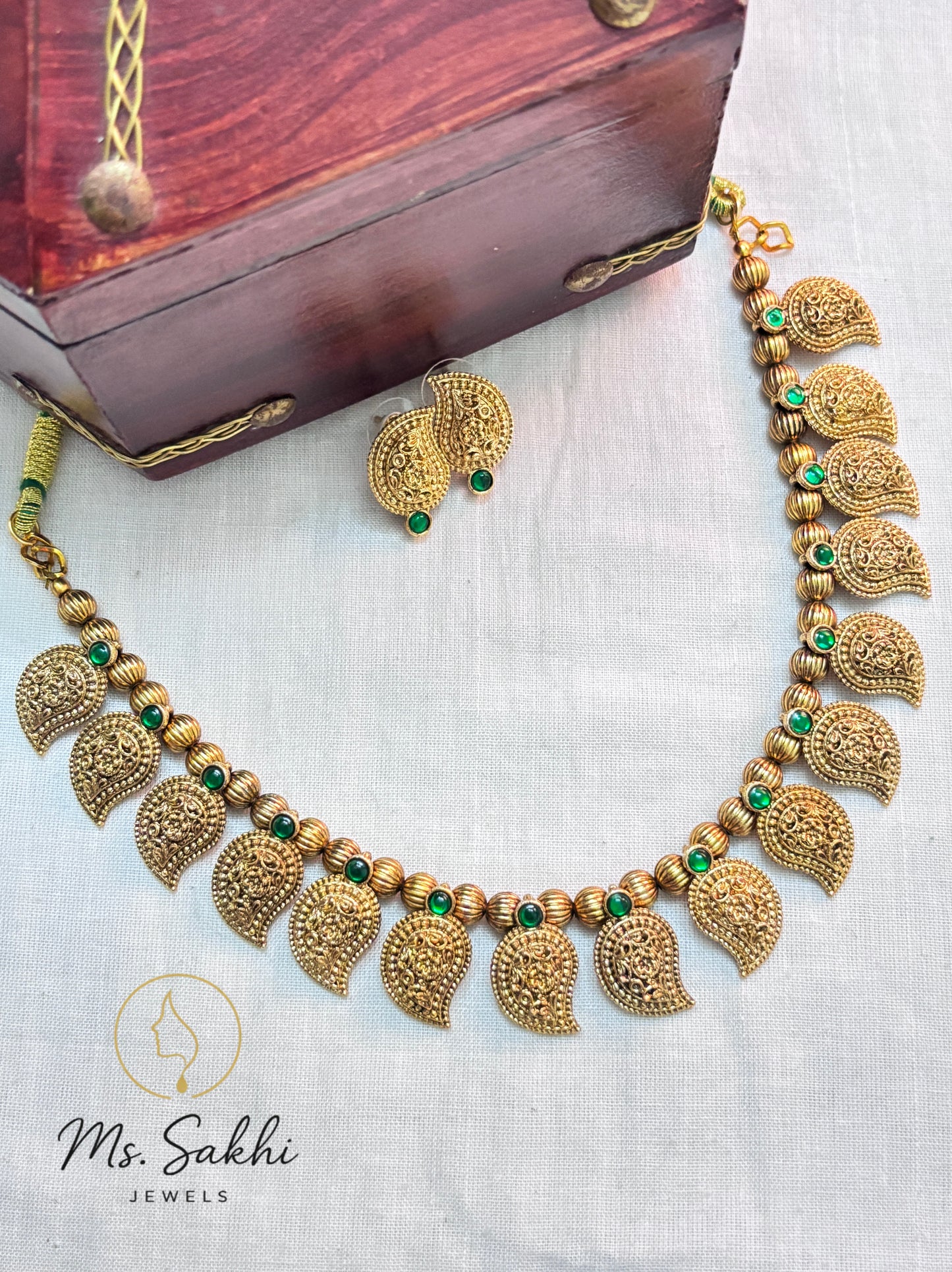 Mango mala-green