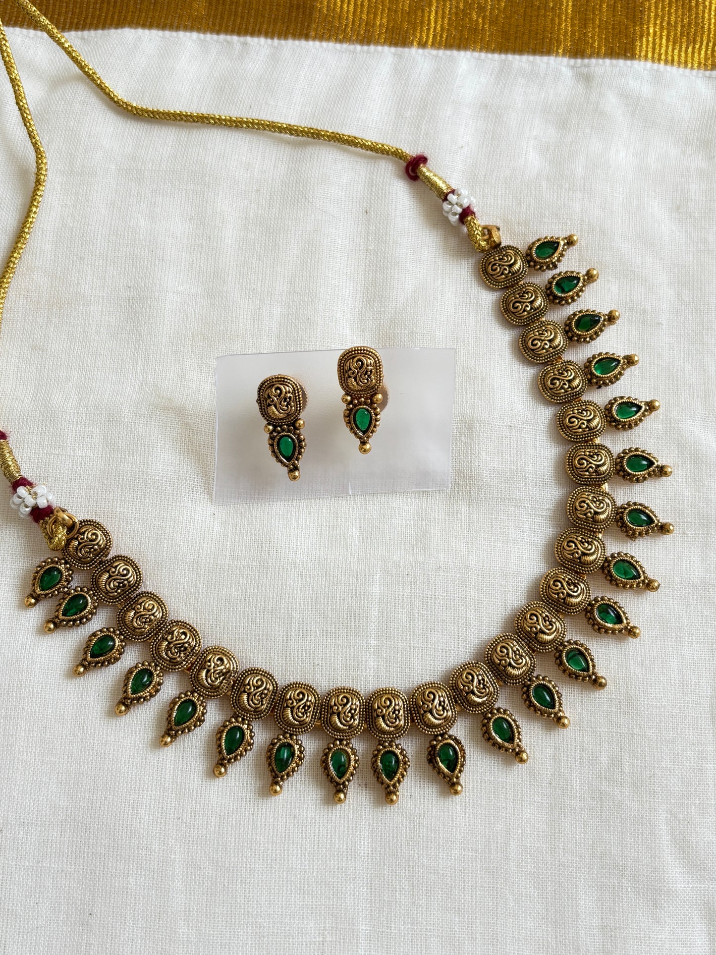 Aaradhya Antique Emerald Temple Necklace (Green)