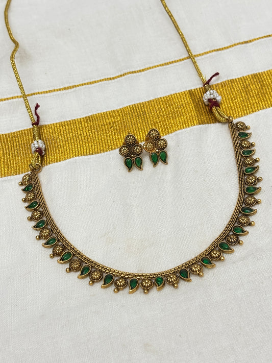 Mango motif (small) Necklace (green)