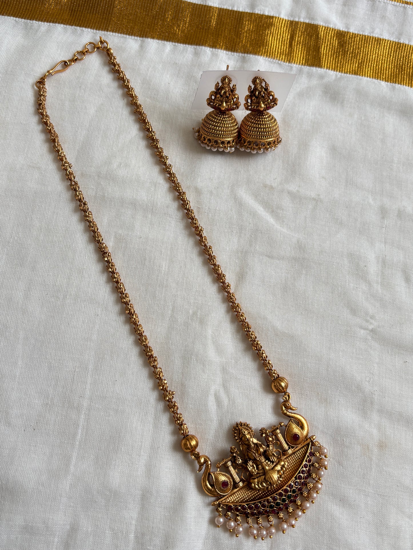 Lakshmi pendant-chain short haaram