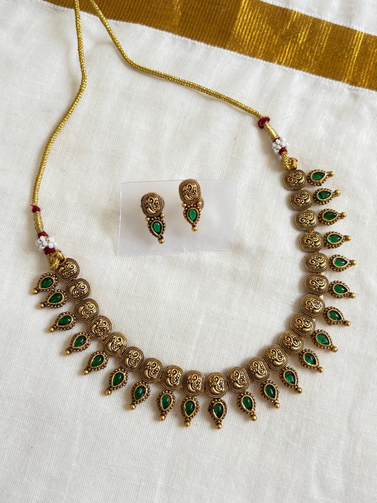 Aaradhya Antique Emerald Temple Necklace (Green)