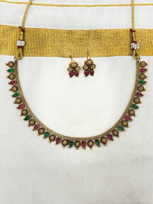 Mango motif (small) Necklace (pink&green)