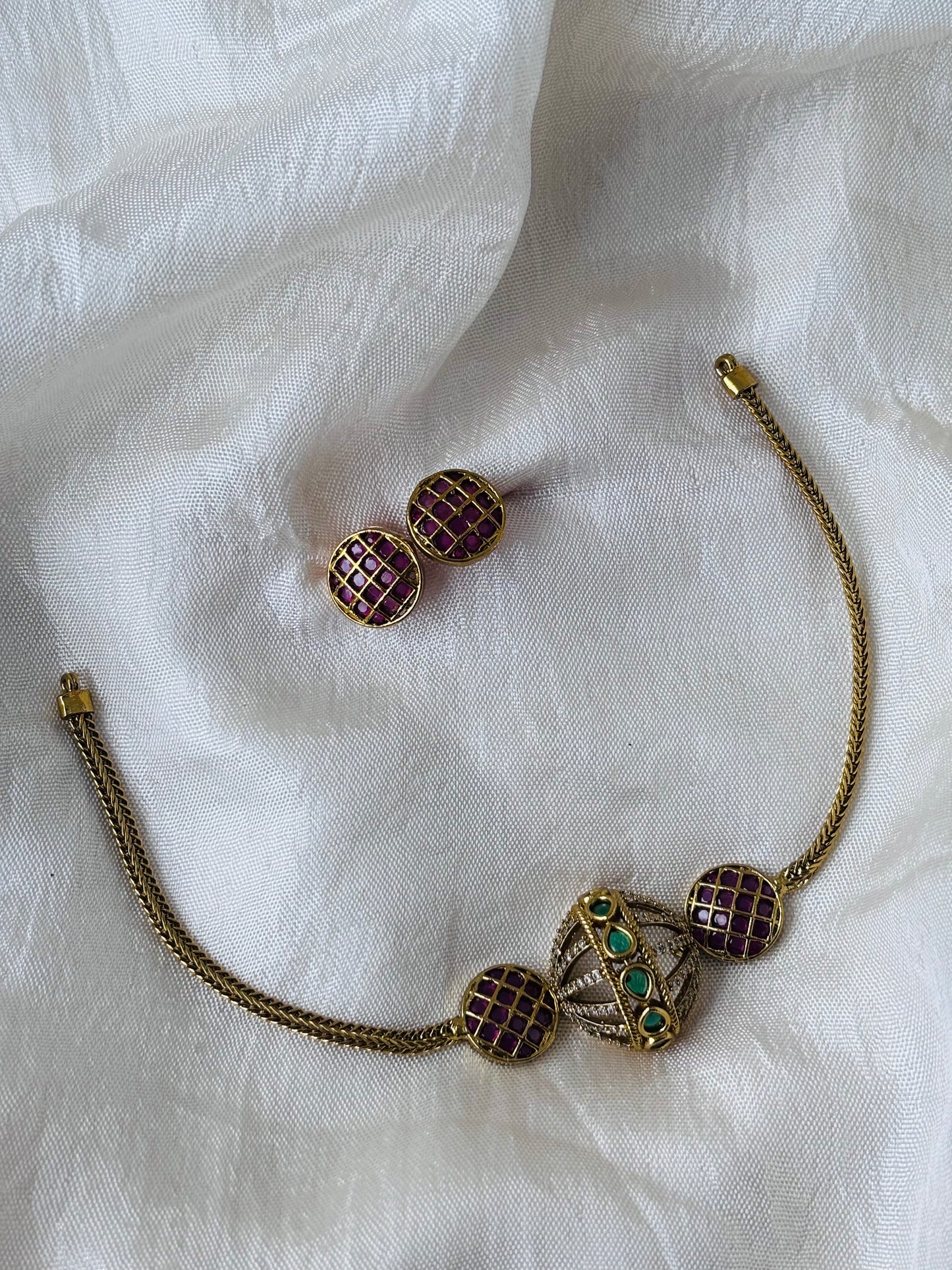 Navyam Short Necklace