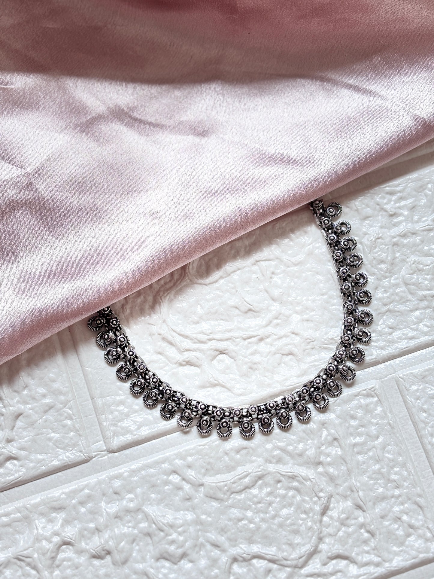 Ring drop oxidised short necklace
