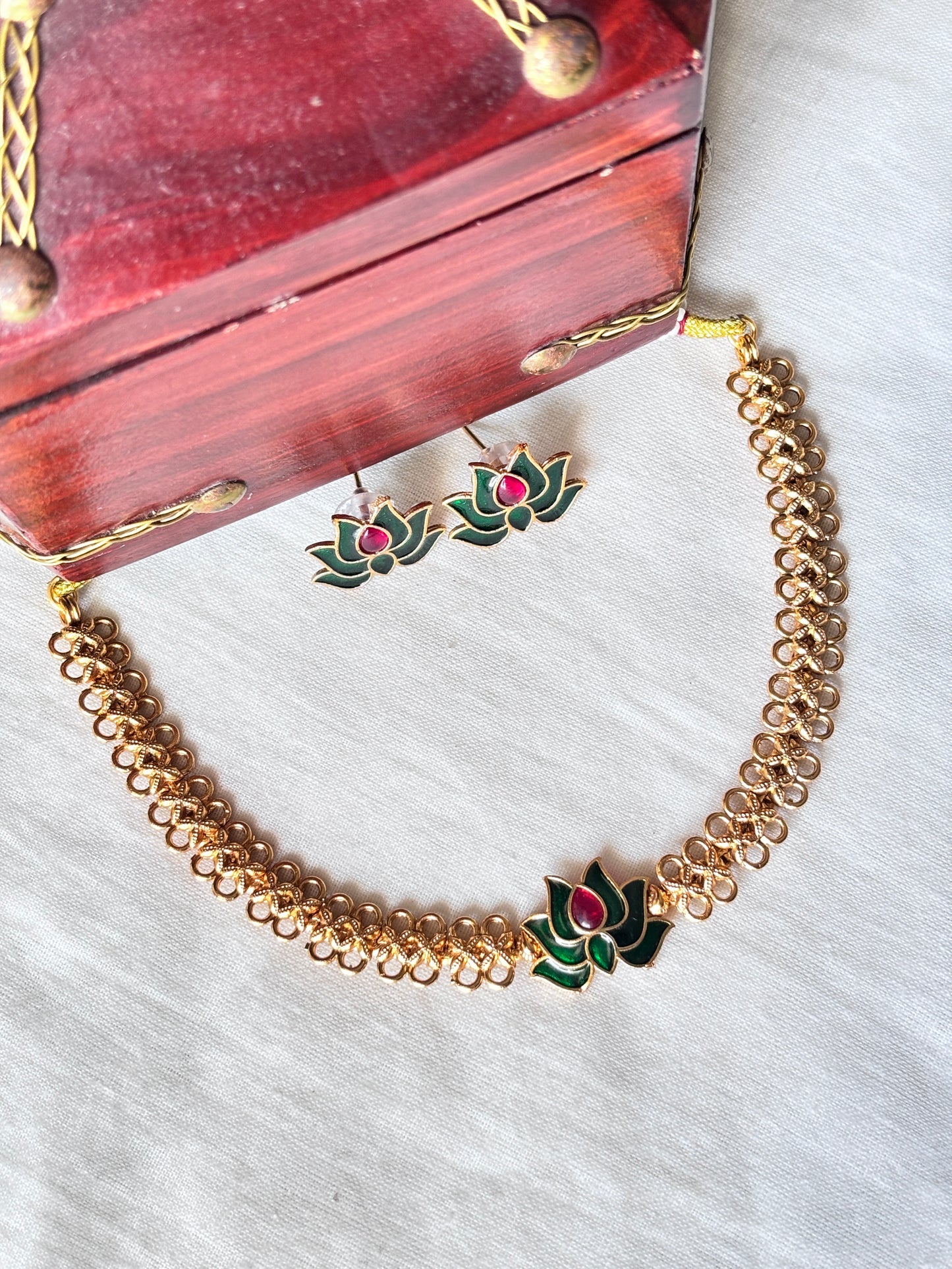 Padma choker-Green and Red