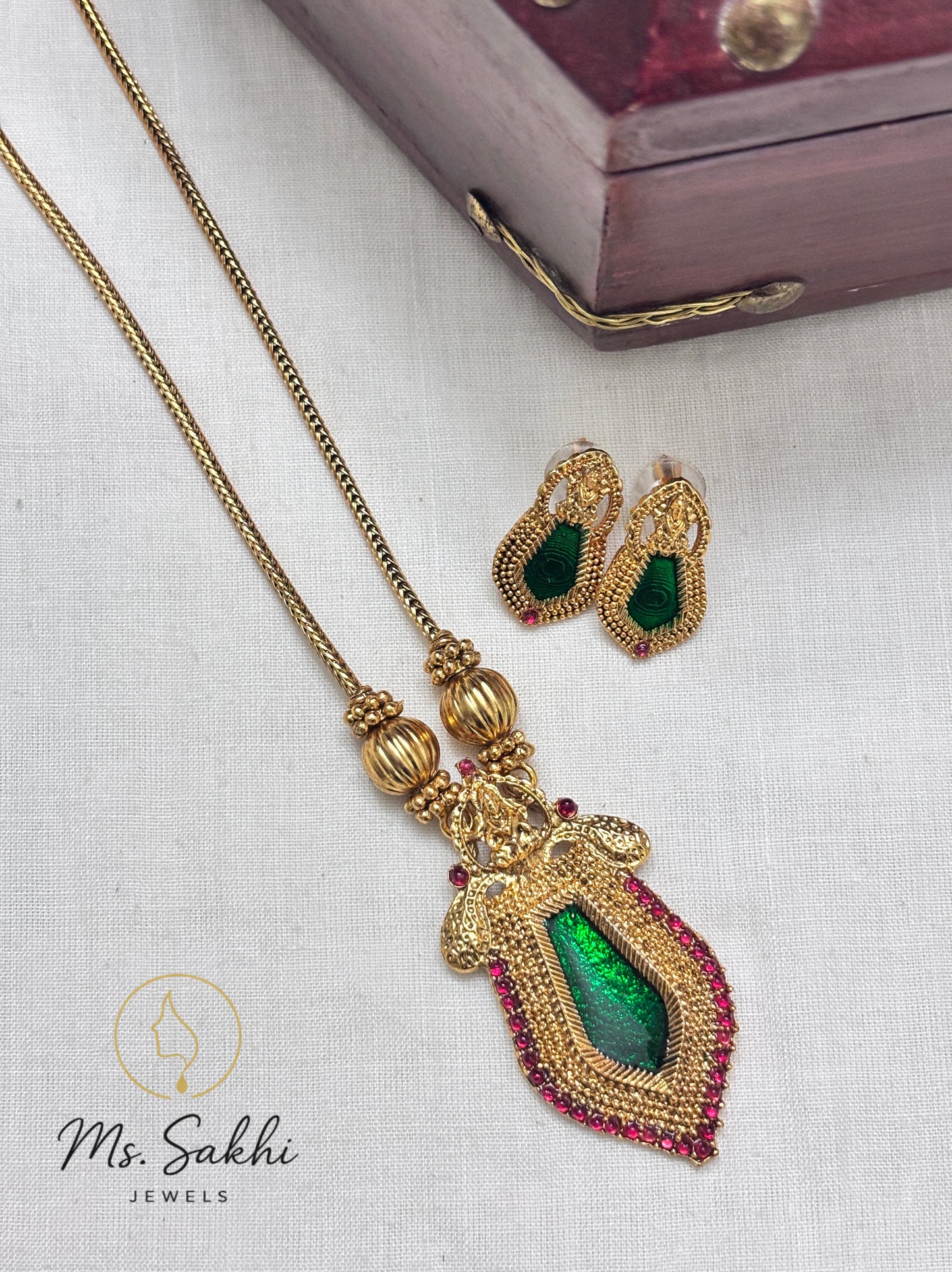 Nagapadam short haaram-Green