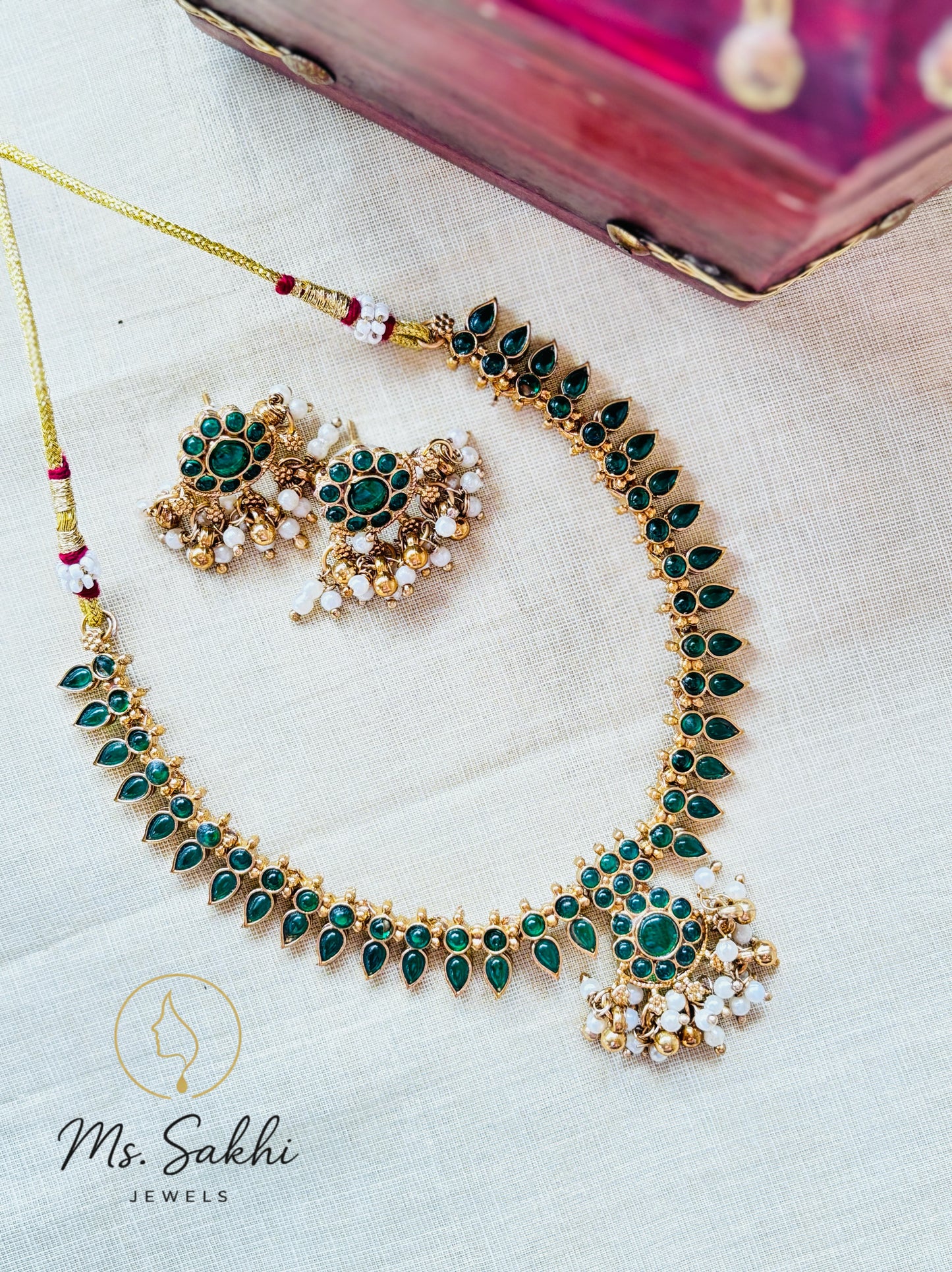Vaidehi drop short necklace-Green
