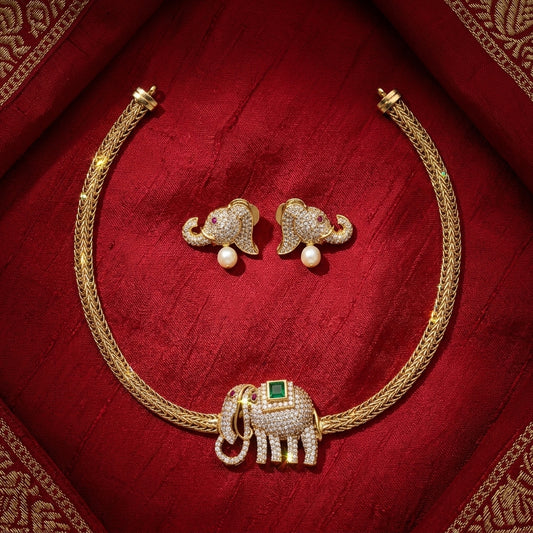 Airavath Short Necklace Green Stone